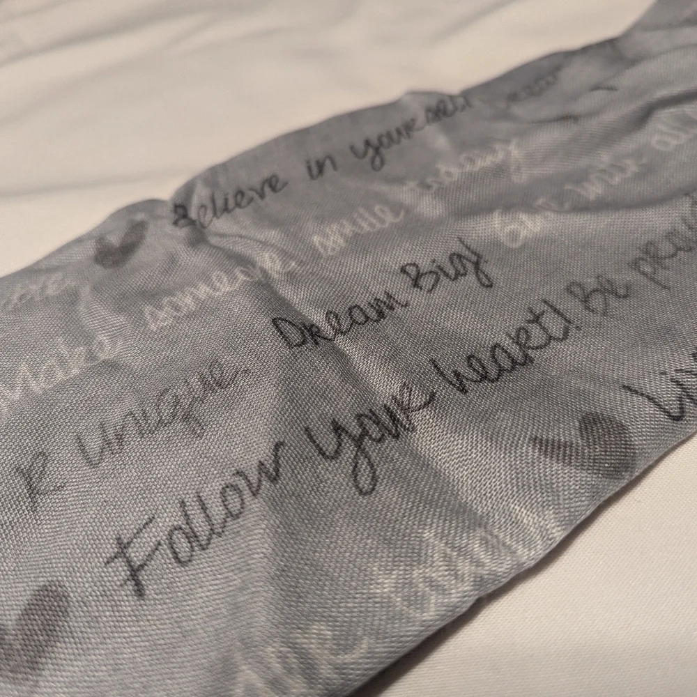 Thirty One Grey Unique Scarf
